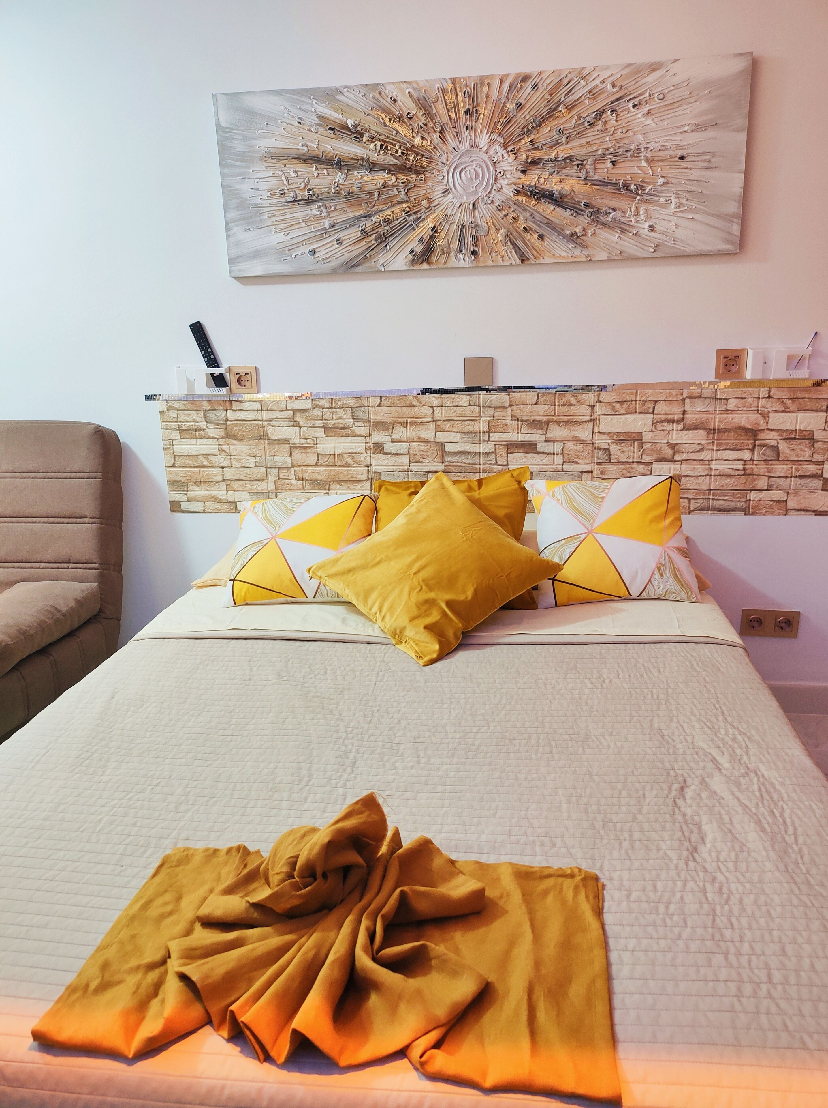 1 slaapkamer, een strijkplank/strijkijzer, gratis wifi, beddengoed