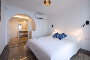 7 bedrooms, free WiFi, bed sheets