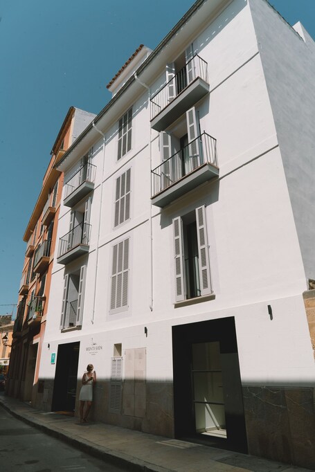 Boutique Hotel Petit Montisión - view 3