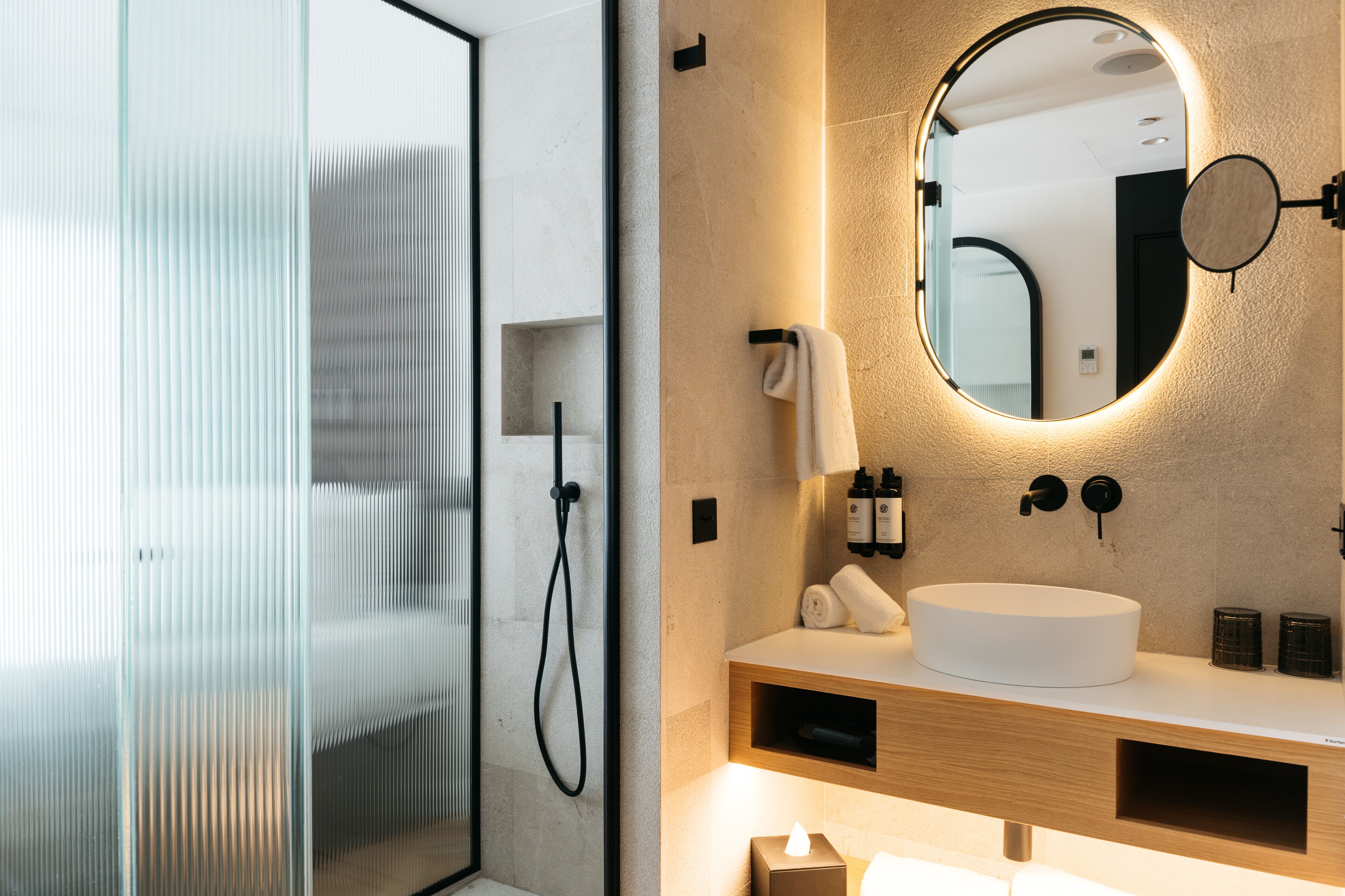 1 bedroom, premium bedding, down duvets, minibar