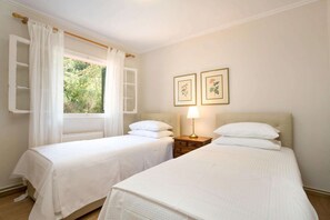 5 Schlafzimmer, Bügeleisen/Bügelbrett, WLAN, Bettwäsche