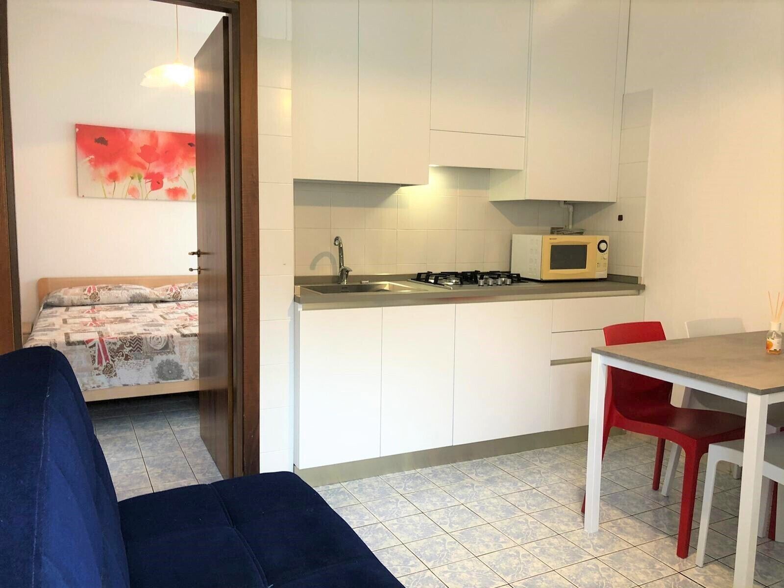 Central 2-Room Apartment in Piazza Brescia