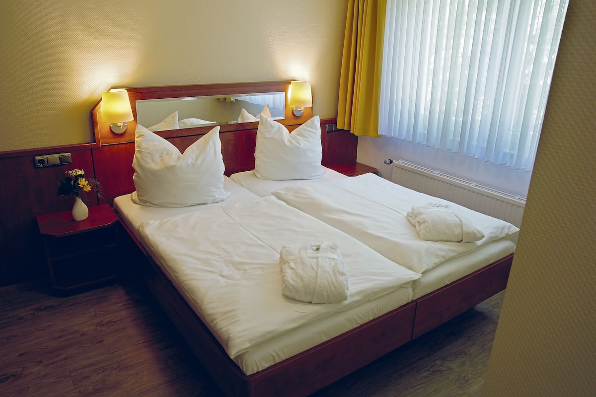 superior double room | 1 bedroom, hypo-allergenic bedding, individually furnished, desk