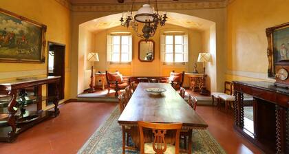 Elegant 7 bedrooms villa in Tuscany