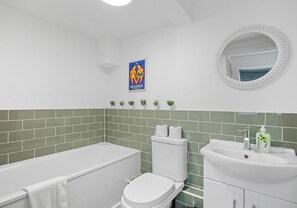 Apartment | Bathroom