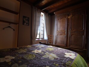 2 soveværelser, skrivebord, gratis Wi-Fi, sengetøj