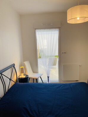 2 bedrooms, iron/ironing board, free WiFi