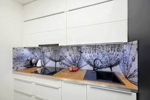 Fridge, oven, stovetop, dishwasher - Stylish Apartment with Terrace | Bath | Free Parking (Warszawa)