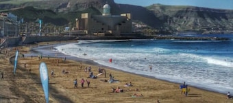 PLAYA VIVA!, Playa de las Canteras beach