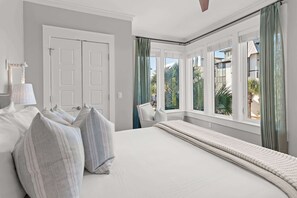 4 bedrooms, iron/ironing board, WiFi, bed sheets