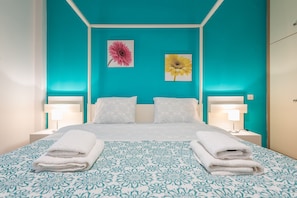 2 bedrooms, free WiFi, bed sheets - Pagkrati 2 bedroom apartment for 4 persons (Athens)