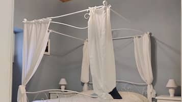 1 camera, una scrivania, ferro/asse da stiro, Wi-Fi gratuito