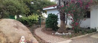 Le Bougainvillea Cottage