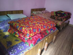 Free WiFi, bed sheets