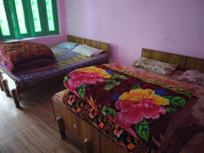 Free WiFi, bed sheets
