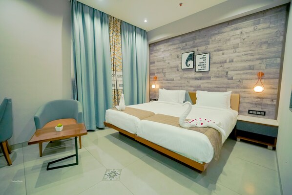 Business-Zweibettzimmer | Hochwertige Bettwaren, Pillowtop-Betten, individuell dekoriert