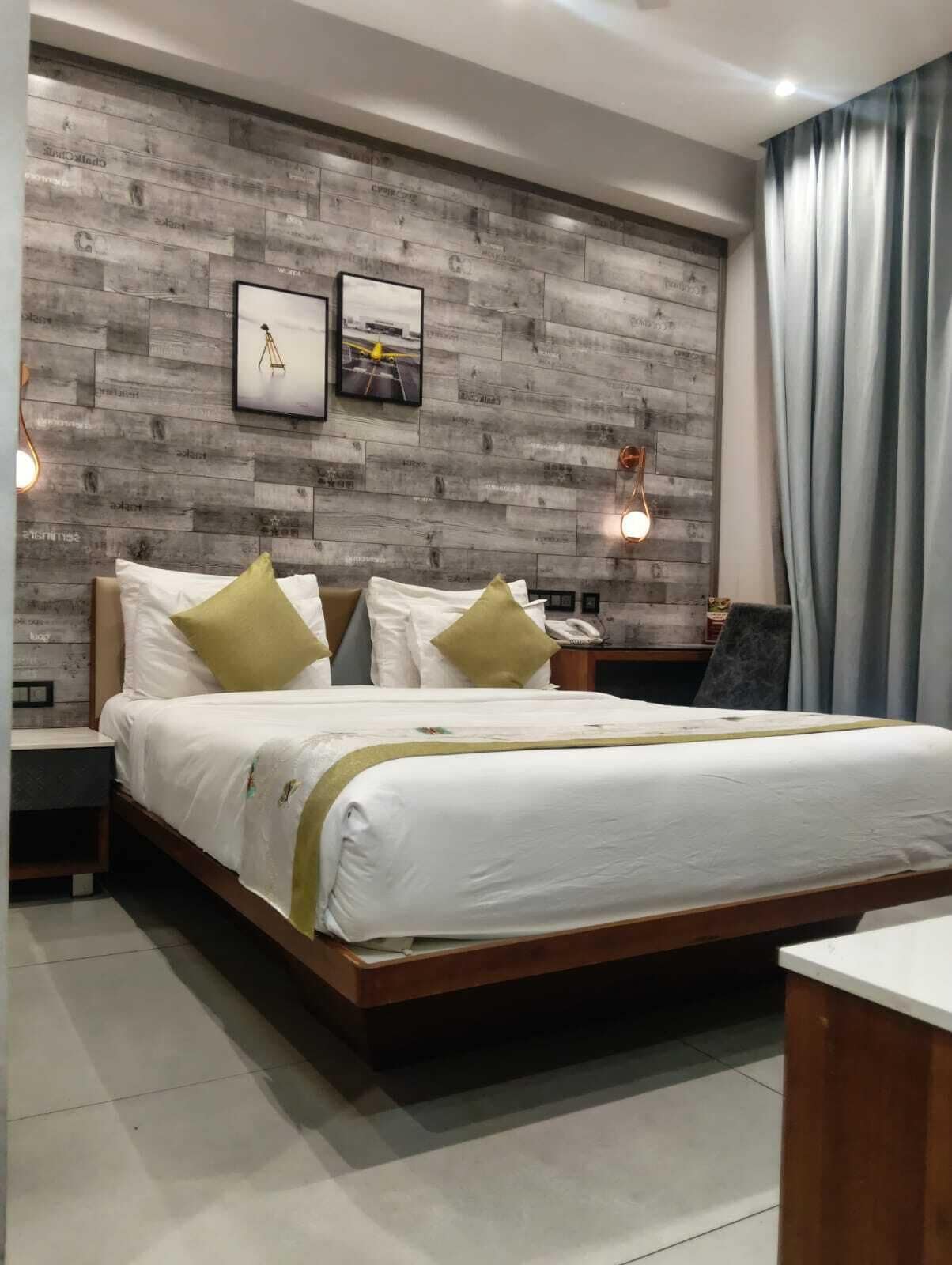 Business Double Room | Premium bedding, pillowtop beds, individually decorated