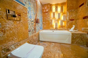 Shower, free toiletries, towels