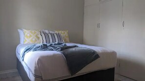 2 bedrooms, internet - Lancy Apartment (Gaborone)