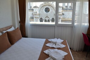 Classic Double Room, 1 Double Bed, Lanai, City View | Minibar, desk, laptop workspace, free WiFi - Global 2022 Hotel (Istanbul)