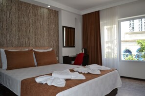 Classic-Dreibettzimmer, Nichtraucher, Stadtblick