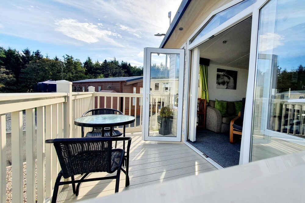 Apple Tree Lodge, Hot Tub, 3 Bedroom, 2 Bars
