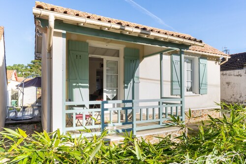 Maison de bourg à deux pas de la mer