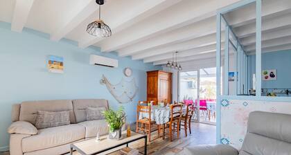 Modern and colourful villa in Jard-sur-mer