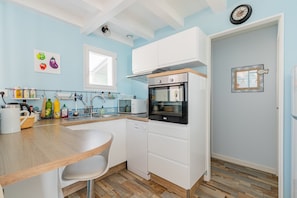 Réfrigérateur, micro-ondes, four, lave-vaisselle