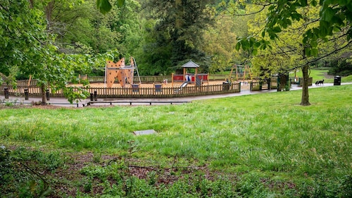 School Path Ironbridge Home with Roof Terrace