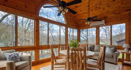Little River Cabin - Riverfront, 1 mile from GSMNP - Romantic Getaway!