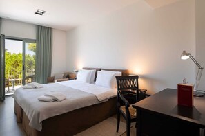 3 bedrooms, in-room safe, desk, soundproofing - Luxury 3 BR Villa Benedetta in Sivota Thesprotias offering privacy and sea views (SIVOTA)