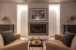 Smart TV, fireplace, stereo, printers
