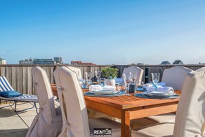 Outdoor dining - Sandsedge - apartment with amazing rooftop terrace (Koksijde)