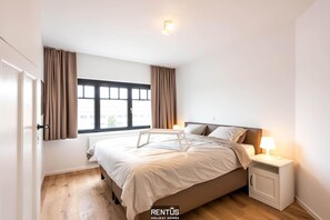 5 camere, una scrivania, ferro/asse da stiro, culla da viaggio