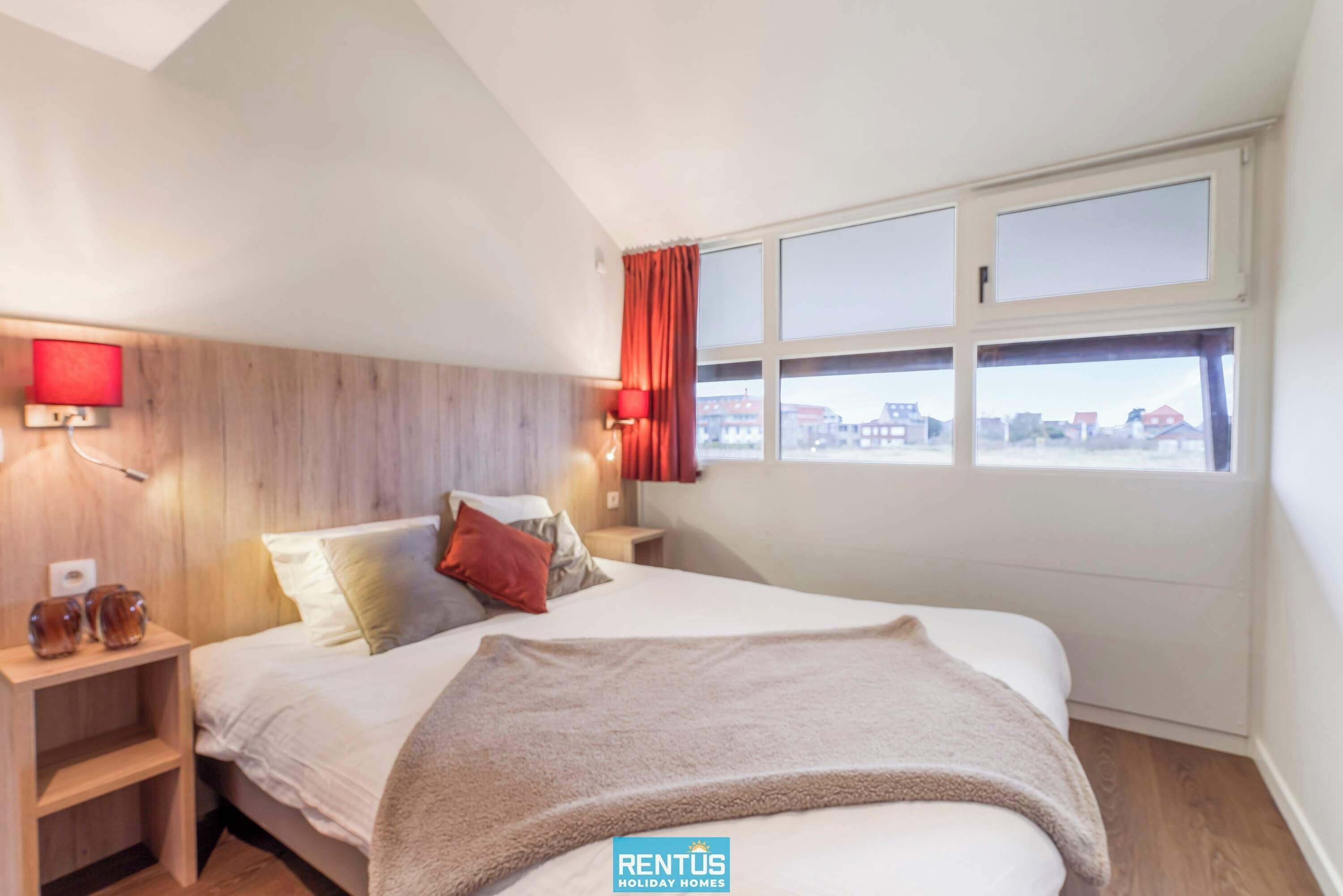 4 bedrooms, iron/ironing board, travel cot, WiFi