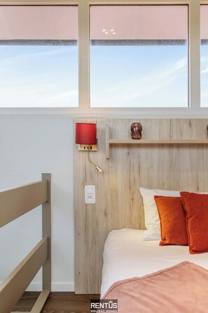 4 bedrooms, iron/ironing board, travel cot, WiFi