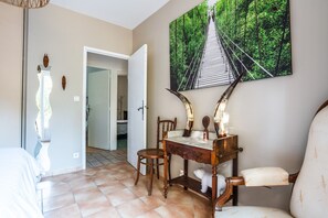 4 Schlafzimmer, Bügeleisen/Bügelbrett, kostenloses WLAN, Bettwäsche