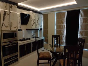 Fridge, microwave, oven, stovetop
