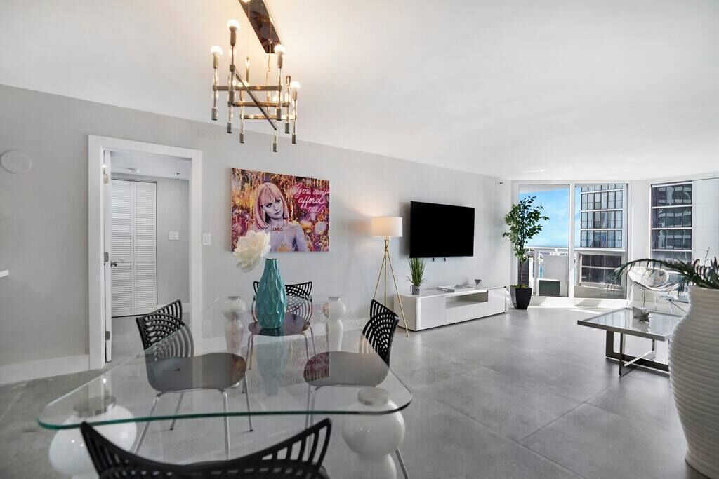 Blue Moon! 3 Bedroom Renovated Condo with Water and City Views