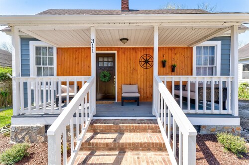 Millie the Mermaid - Renovated Mill house circa 1906 Near Winthrop