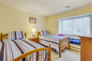 2 bedrooms, iron/ironing board, WiFi, bed sheets