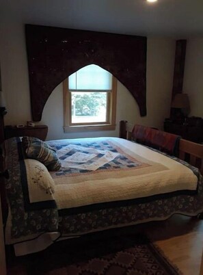 2 Schlafzimmer, Schreibtisch, Bügeleisen/Bügelbrett, WLAN