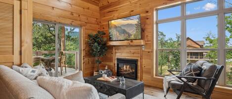 Smart-tv och eldstad