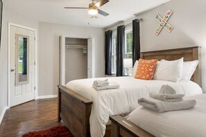 4 Schlafzimmer, Bügeleisen/Bügelbrett, kostenloses WLAN, Bettwäsche
