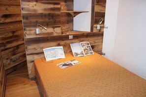 3 bedrooms - 50m from ski slopes, balcony, fireplace or stove, tv, 80m², Val Thorens (Val Thorens)