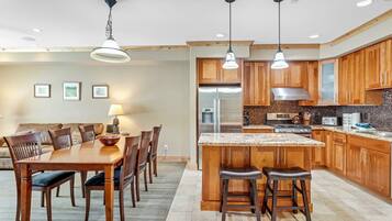 Condo, 2 Bedrooms | Private kitchen | Fridge, oven, coffee/tea maker, toaster