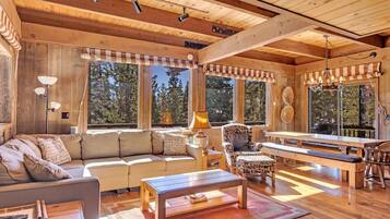 House, 6 Bedrooms | Interior