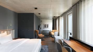 1 bedroom, in-room safe, blackout curtains, soundproofing