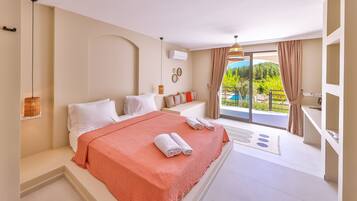 Deluxe Room | Premium bedding, free minibar, individually decorated